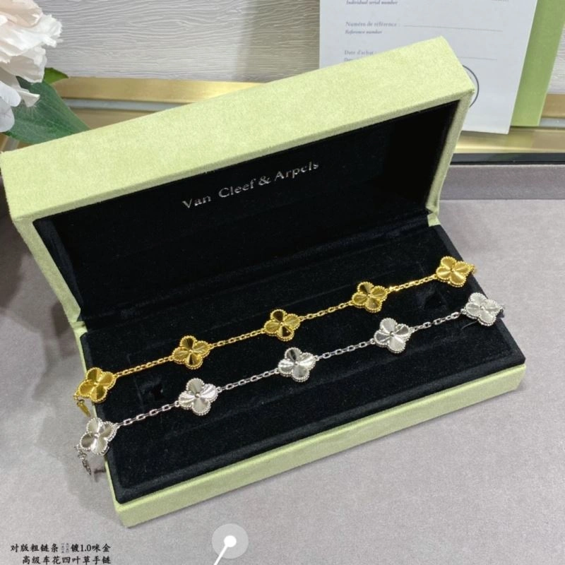 Versatile Vca Bracelets 255056