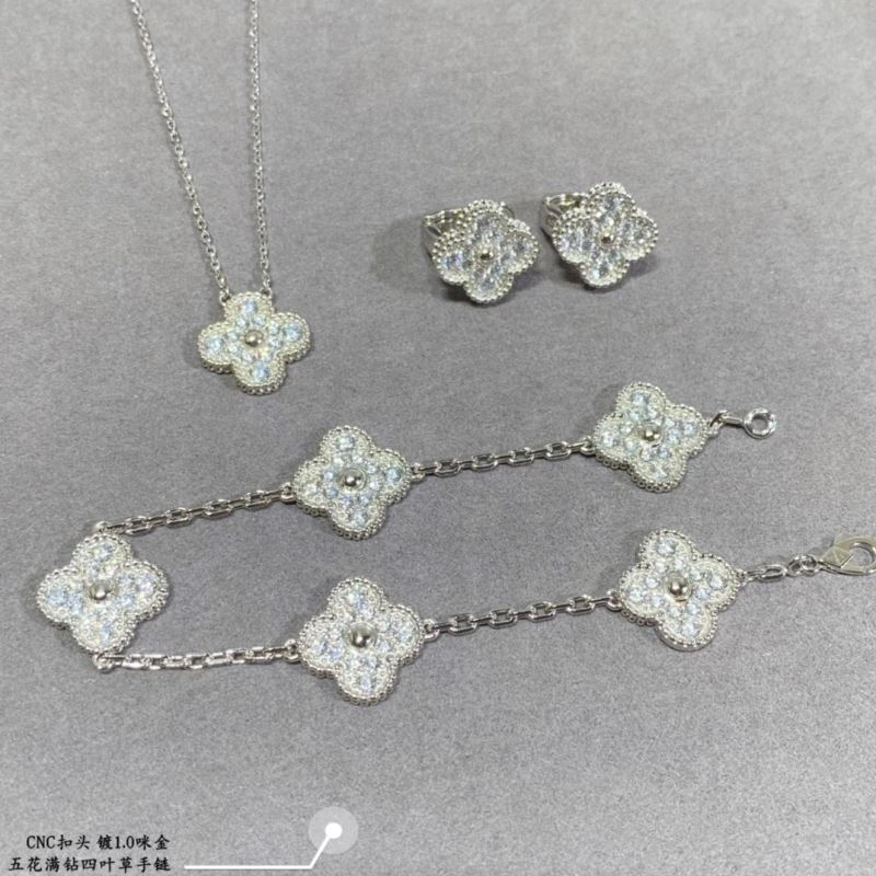 Vca Bracelets HighQuality 255055