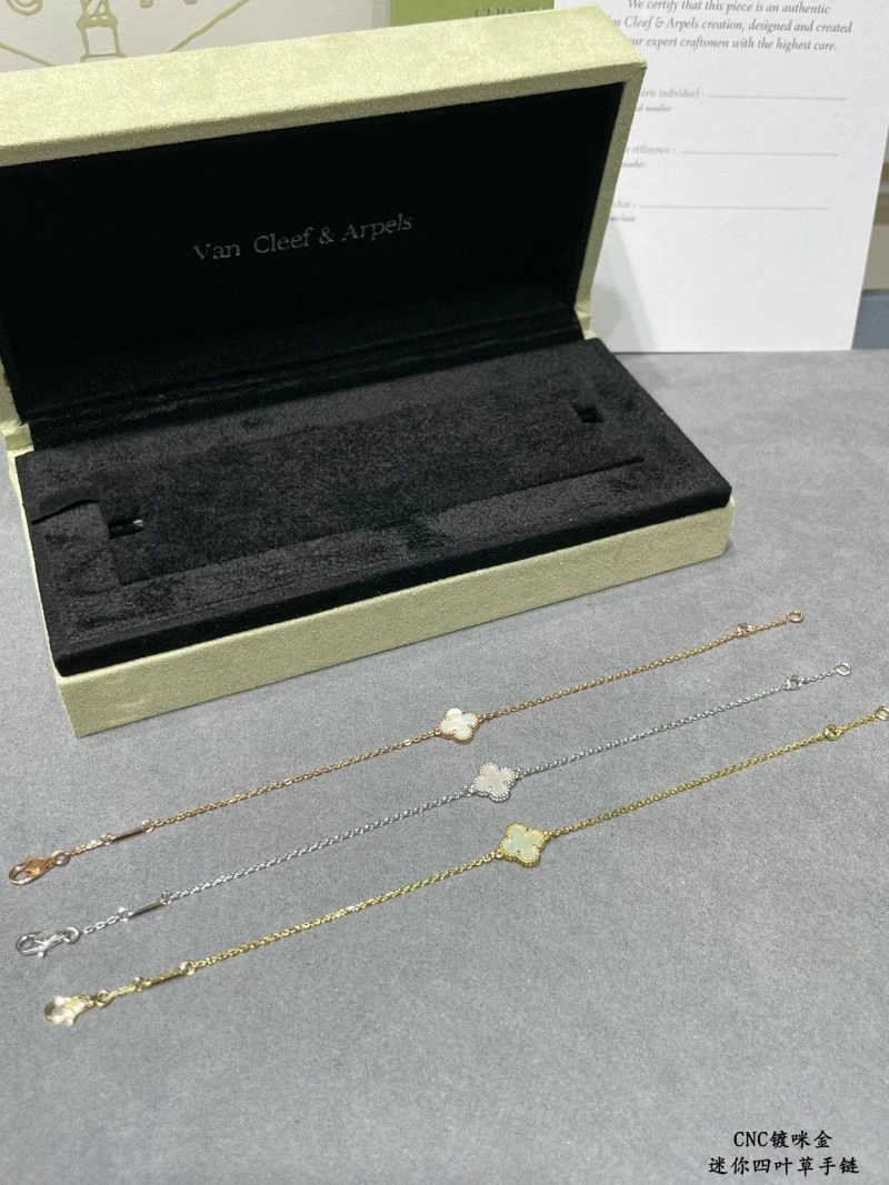 Classic Vca Bracelets 255053