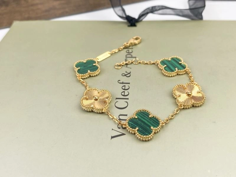 Vca Bracelets WellDesigned 254000
