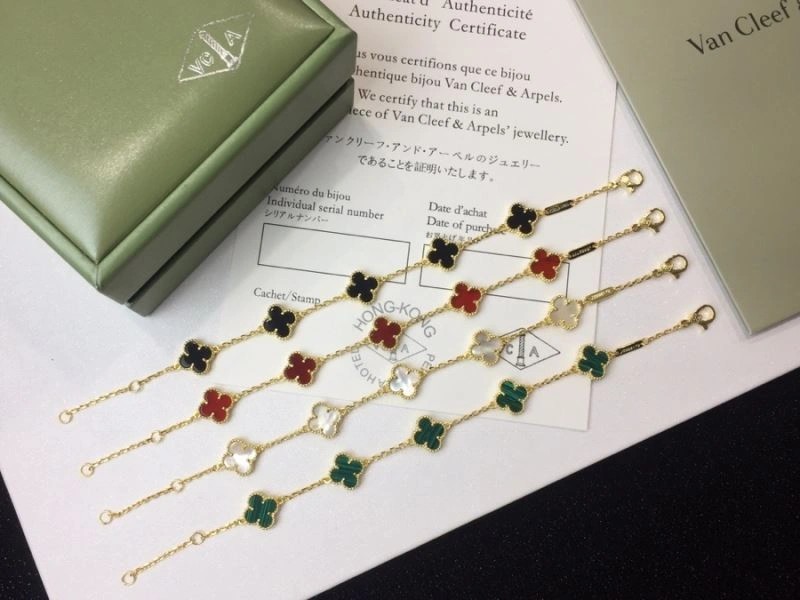 HighQuality Vca Bracelets 255033