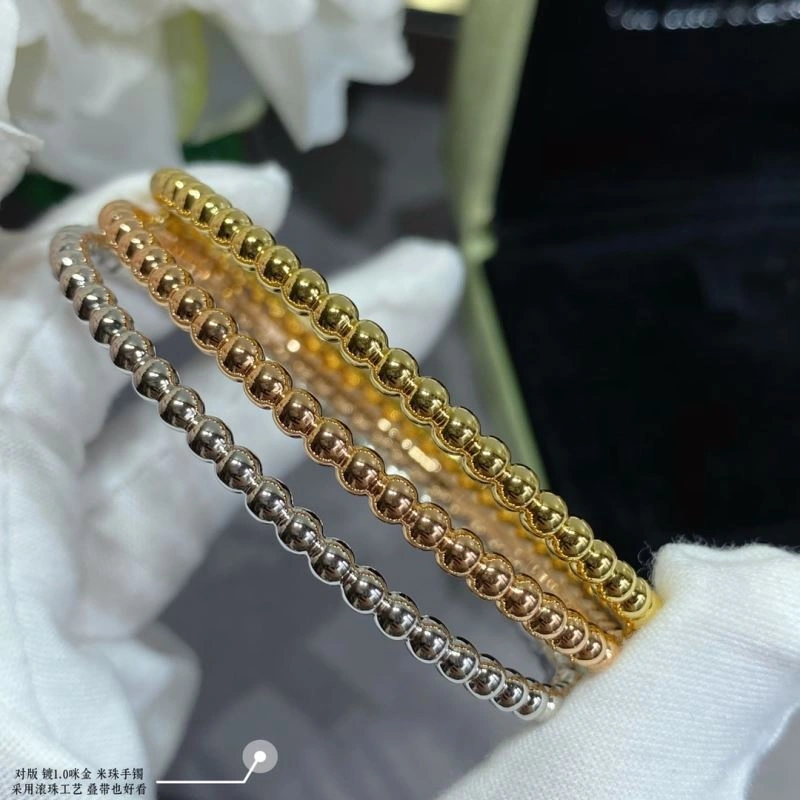Tailored Vca Bracelets 255025