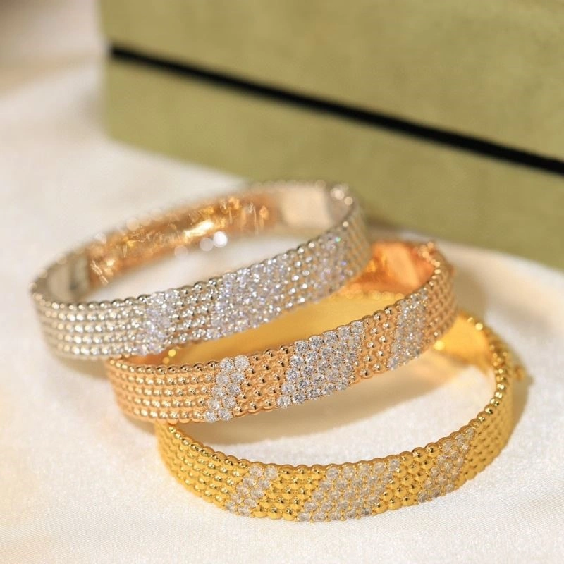 Sporty Vca Bracelets 254886