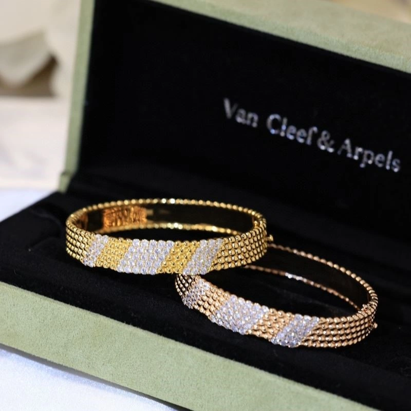 Sporty Vca Bracelets 254886