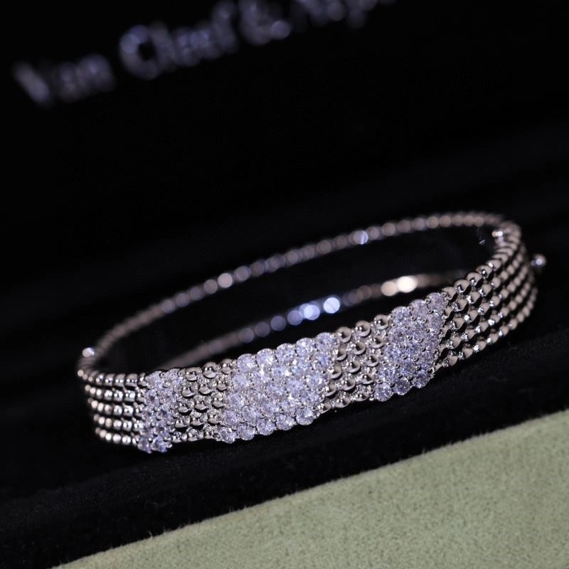 Sporty Vca Bracelets 254886