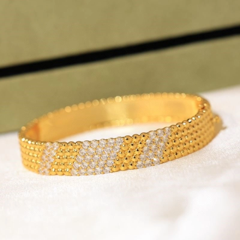 Sporty Vca Bracelets 254886