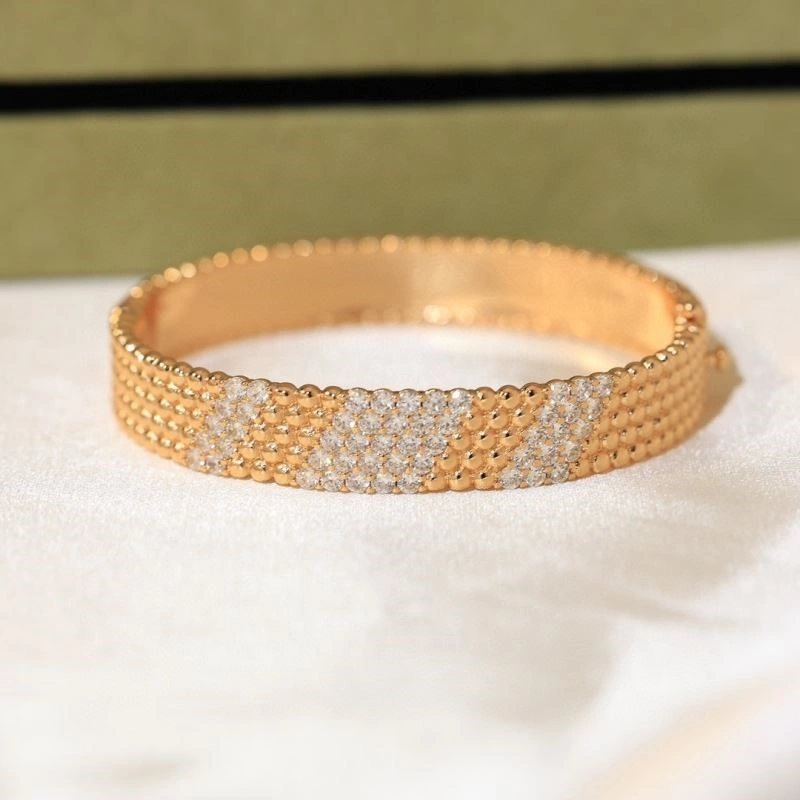Sporty Vca Bracelets 254886