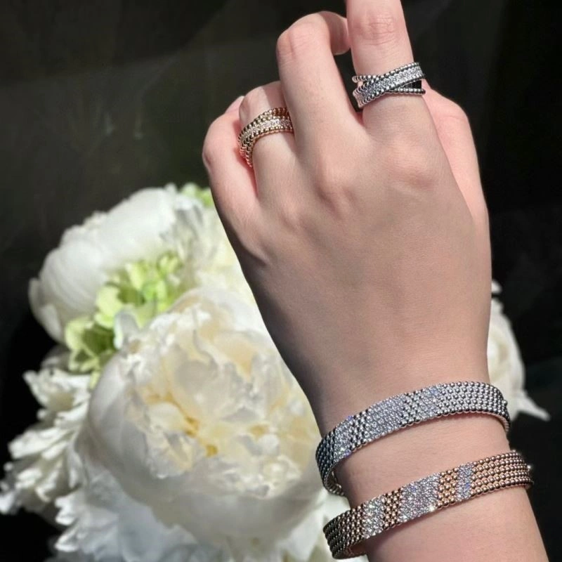 Sporty Vca Bracelets 254886