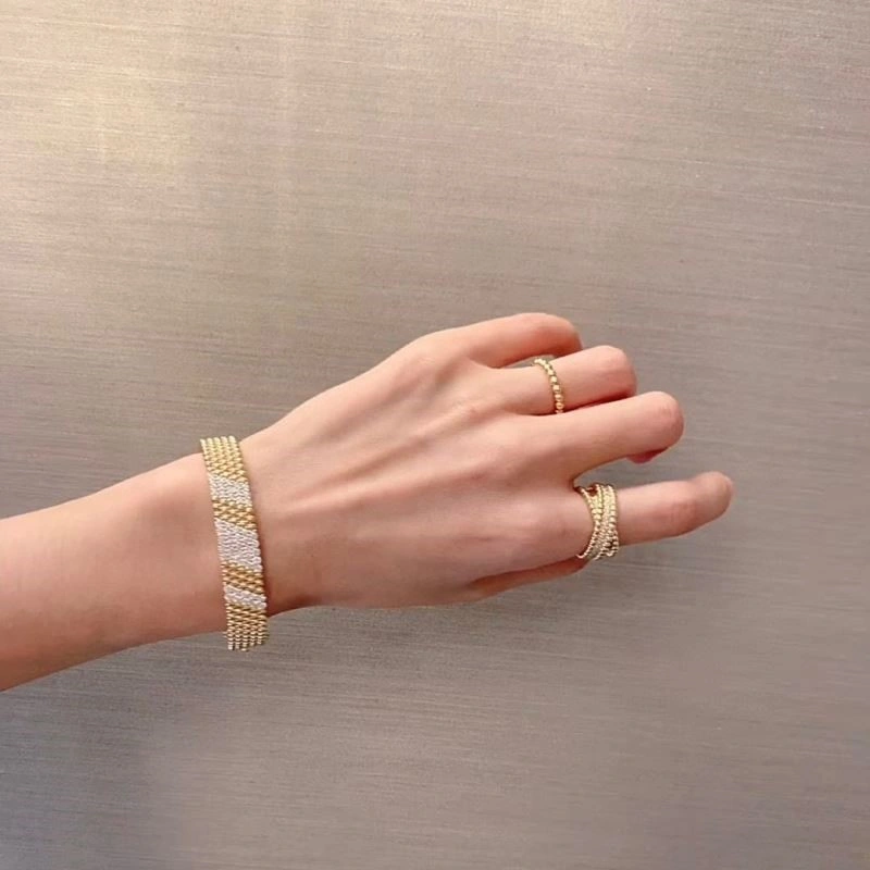 Sporty Vca Bracelets 254886