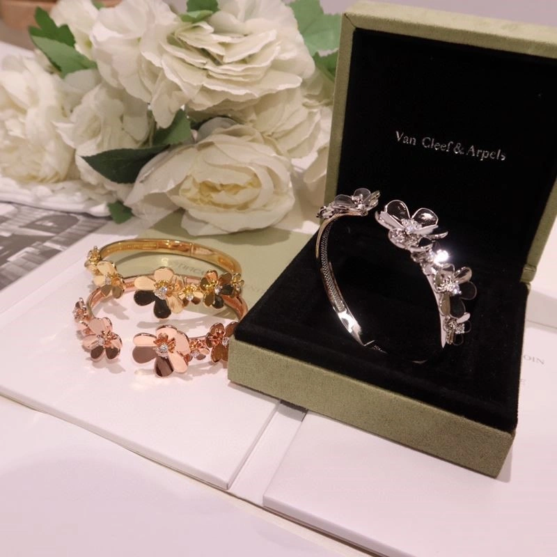 FashionForward Vca Bracelets 254885