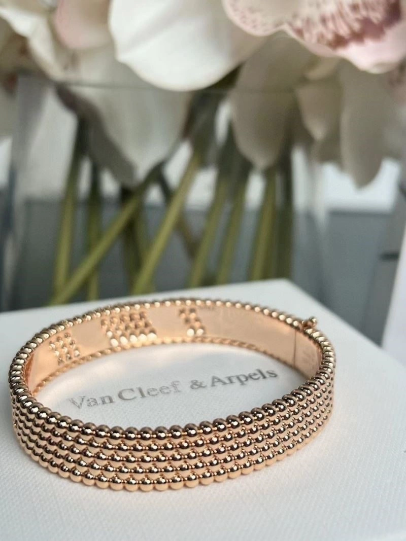 UrbanChic Vca Bracelets 254861