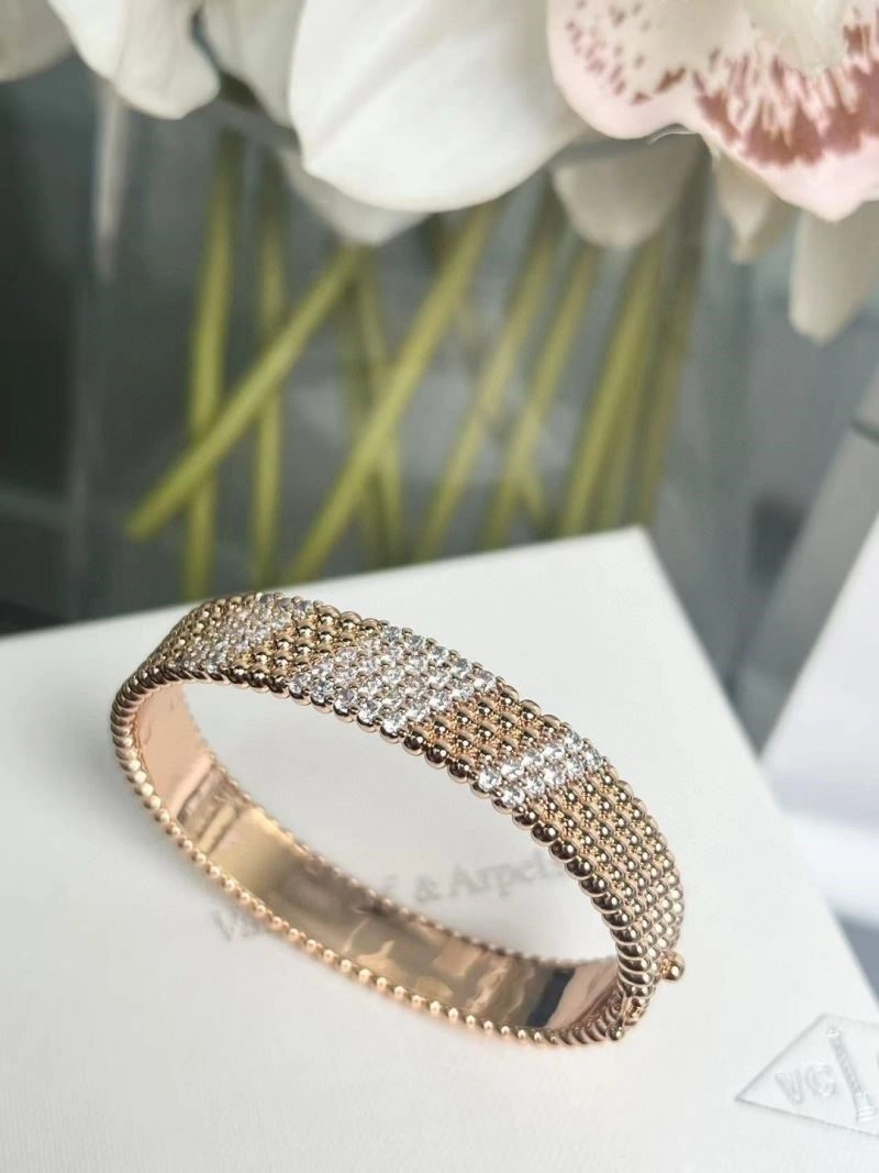 UrbanChic Vca Bracelets 254861