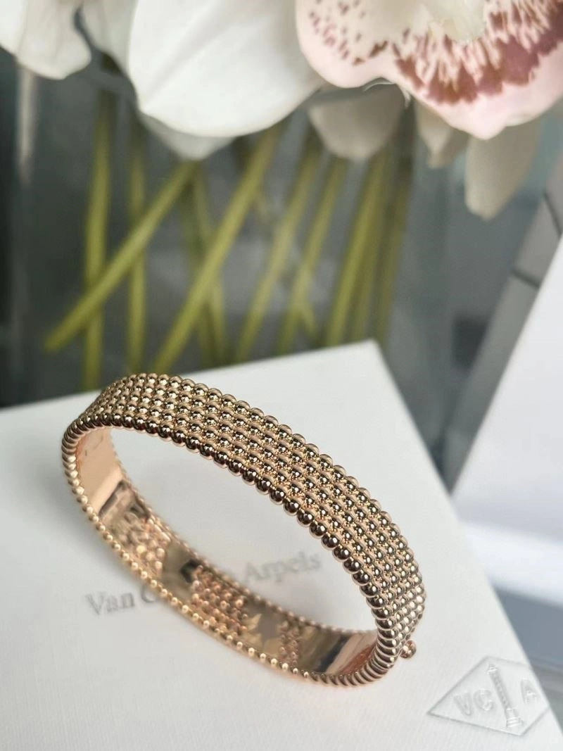 UrbanChic Vca Bracelets 254861