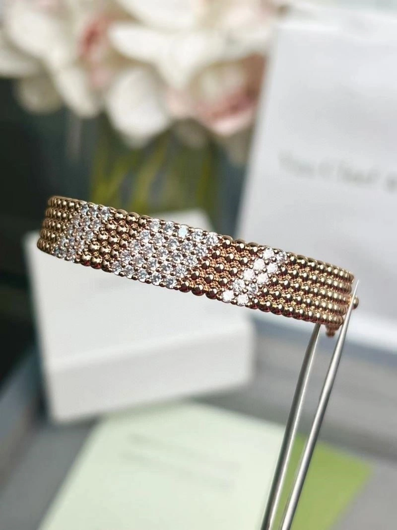 UrbanChic Vca Bracelets 254861