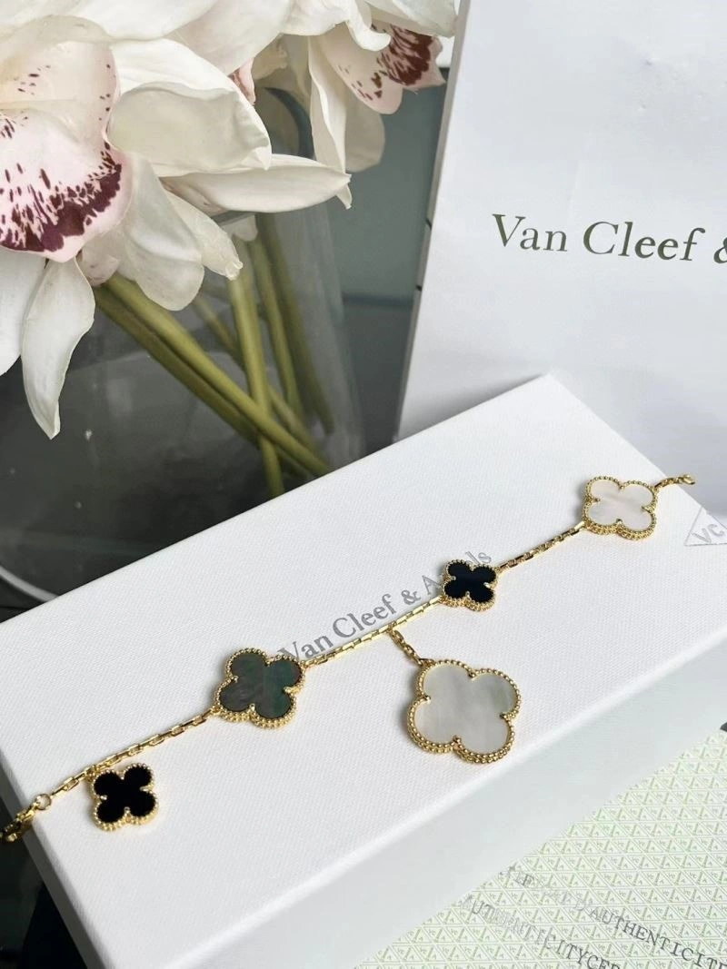 Efficient Vca Bracelets 254860