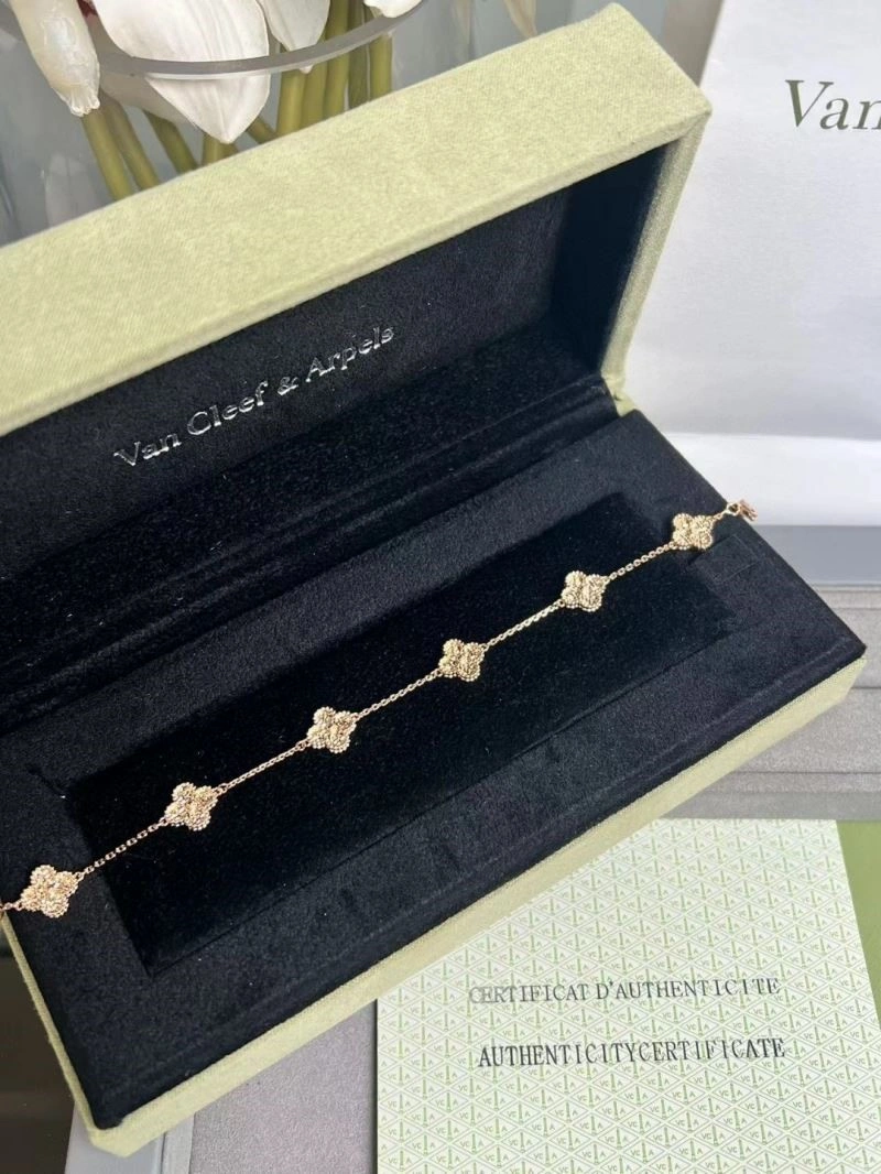 NewStyle Vca Bracelets 254859