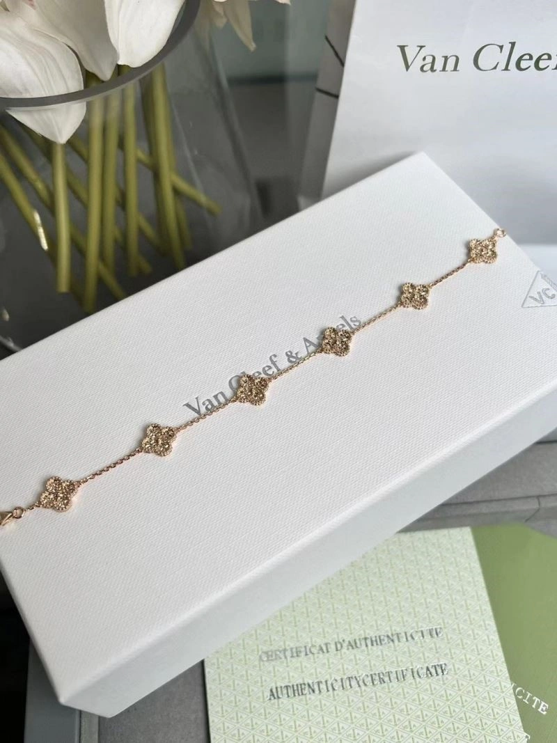 NewStyle Vca Bracelets 254859