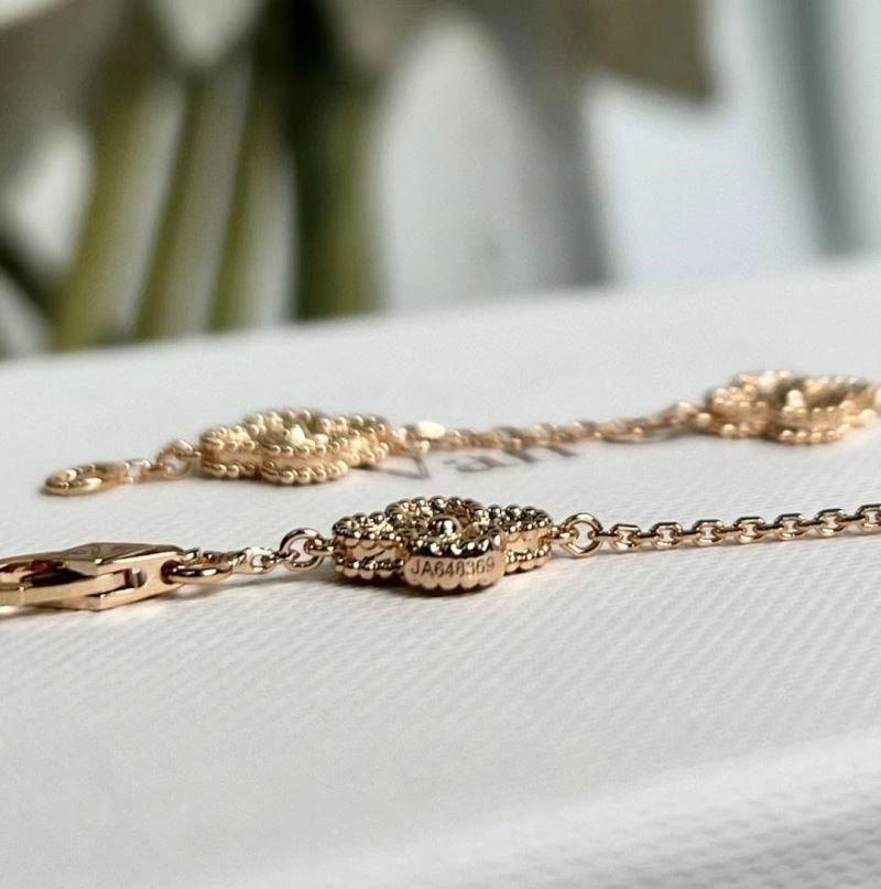 NewStyle Vca Bracelets 254859