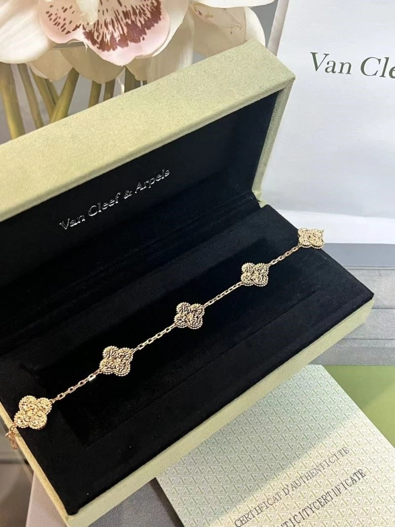 Vca Bracelets Refined 254865
