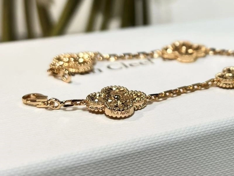 Vca Bracelets Refined 254865