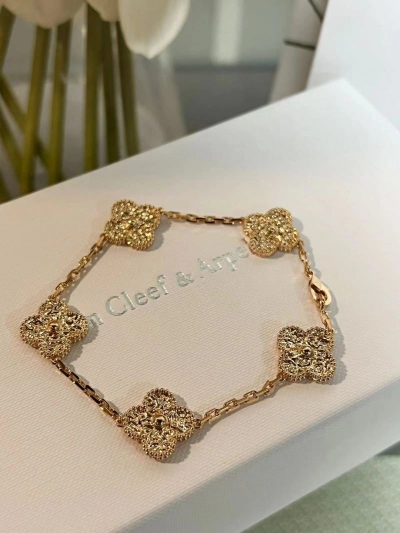 Vca Bracelets Refined 254865