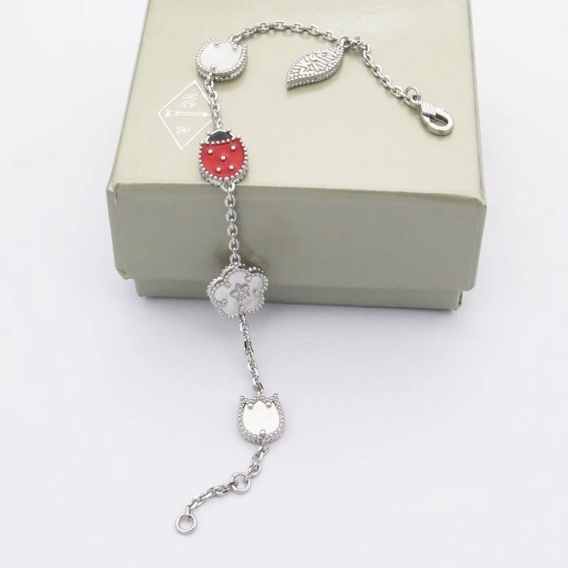 Seasonal Vca Bracelets 254879