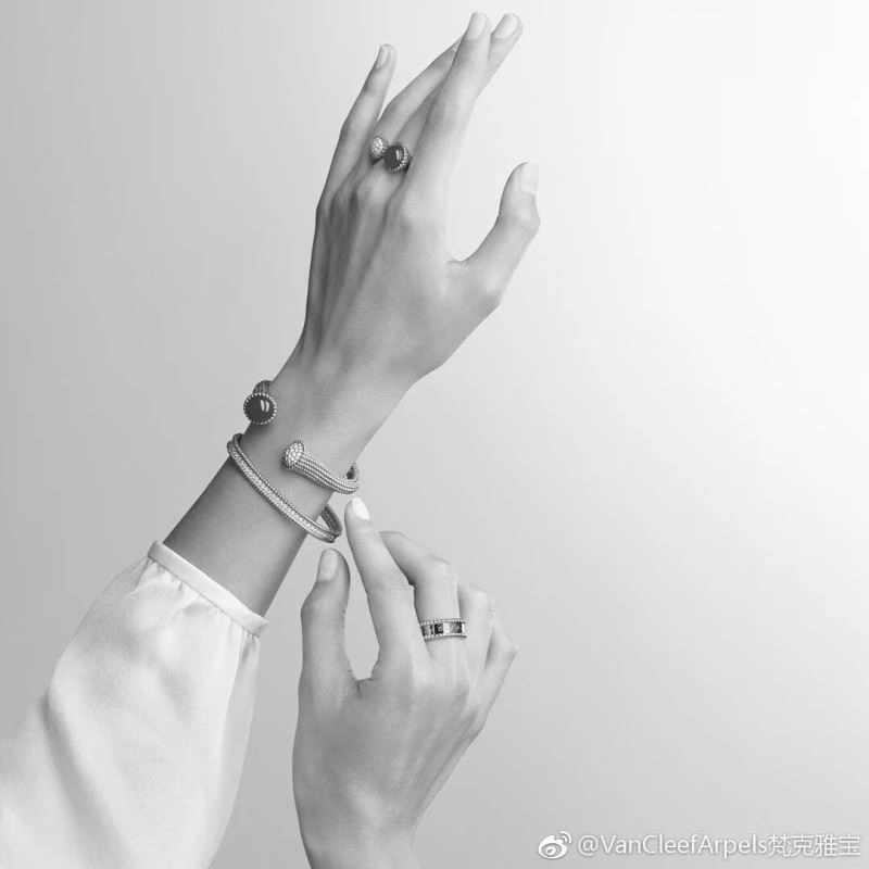 Sophisticated Vca Bracelets 254856