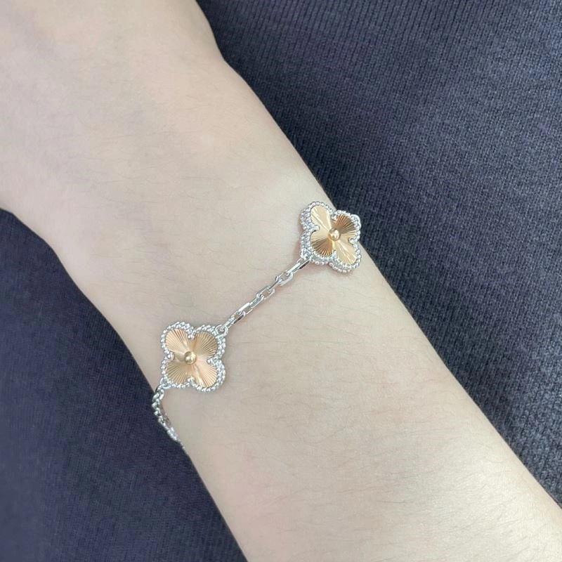 Functional Vca Bracelets 254849