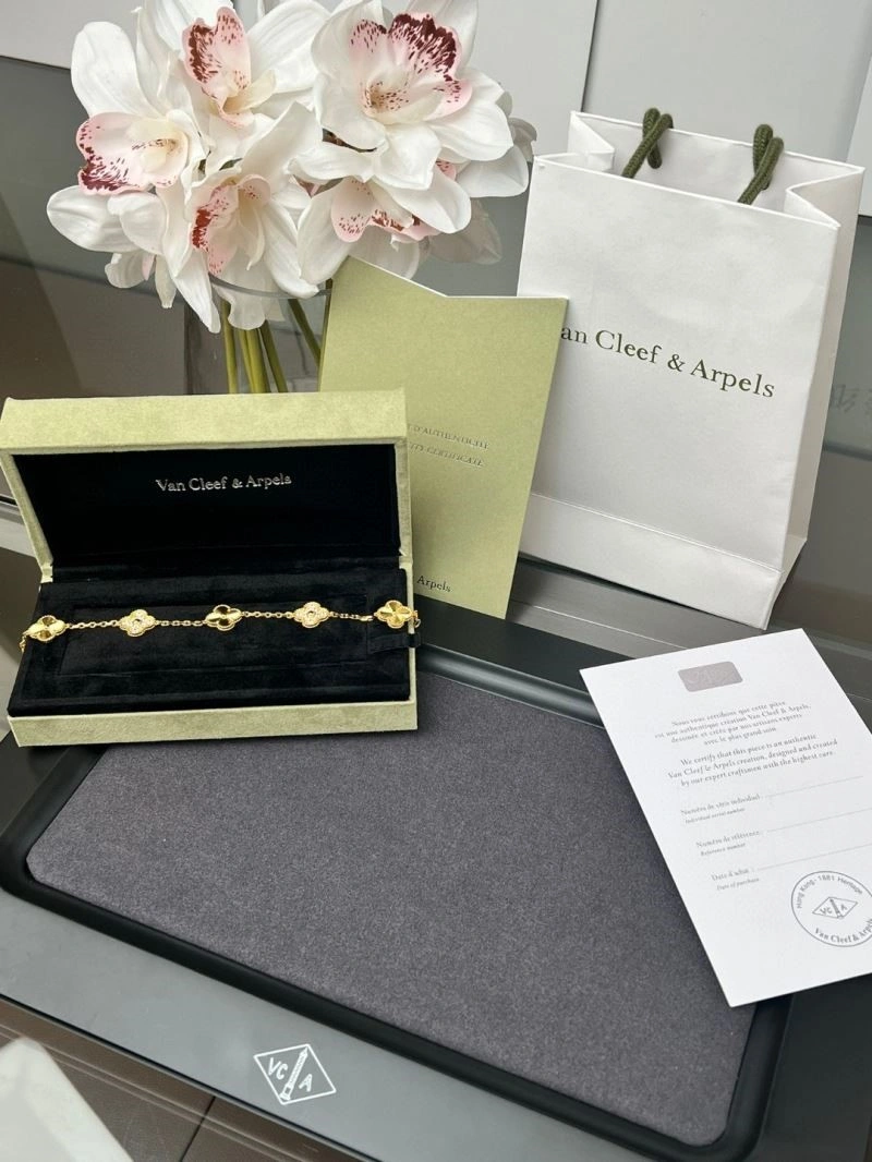 NewStyle Vca Bracelets 254817