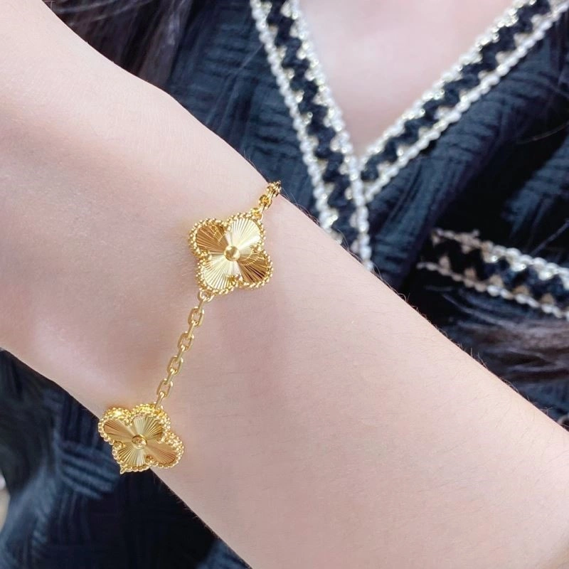 Packable Vca Bracelets 254848