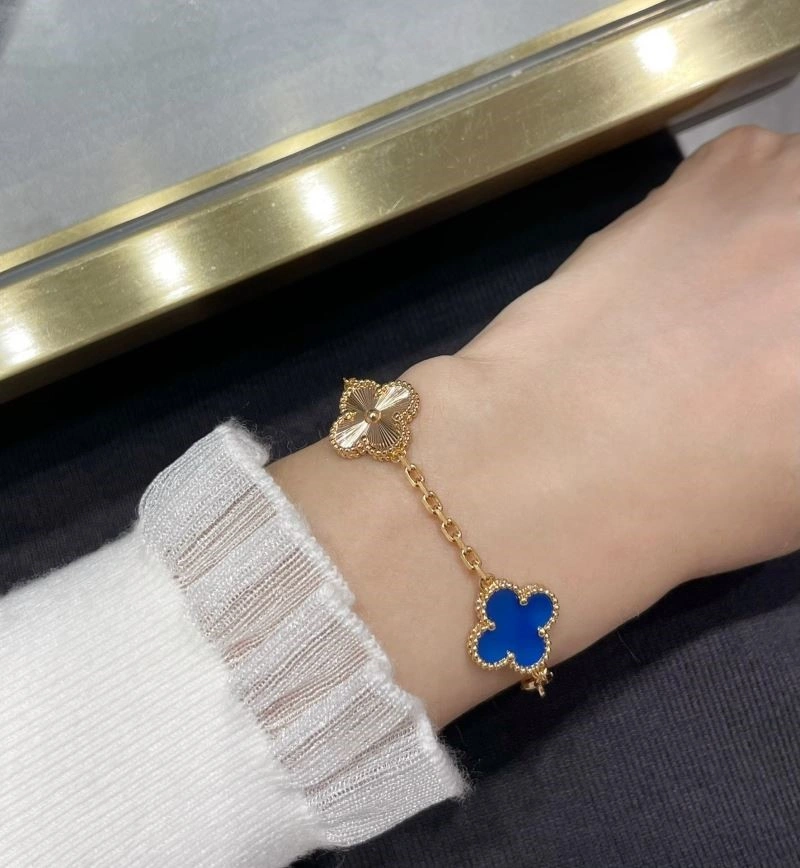 Trendy Vca Bracelets 254815