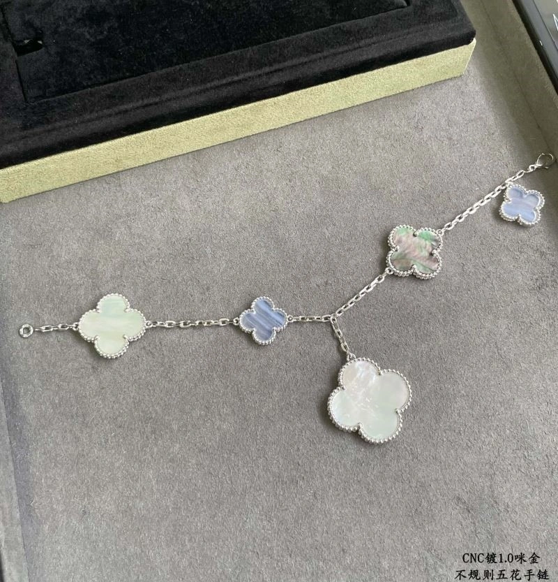 Vca Bracelets Youthful 254838
