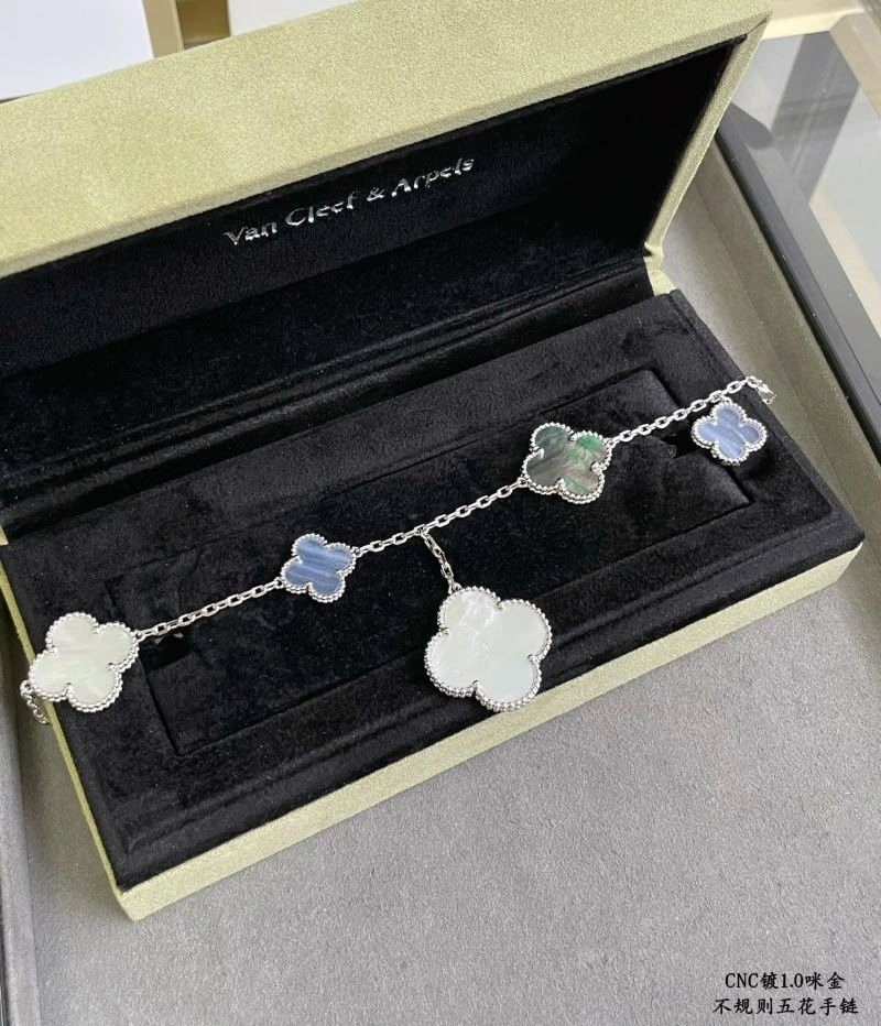Vca Bracelets Youthful 254838