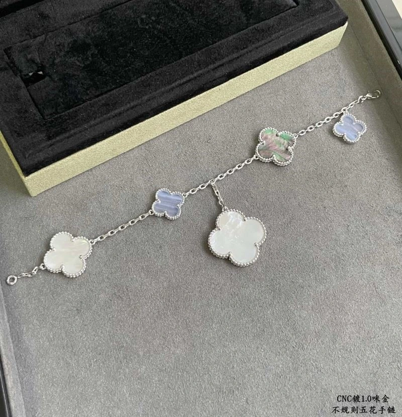 Vca Bracelets Youthful 254838