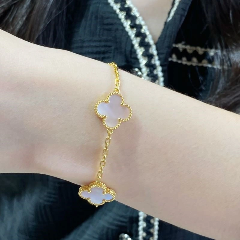 Cozy Vca Bracelets 254808