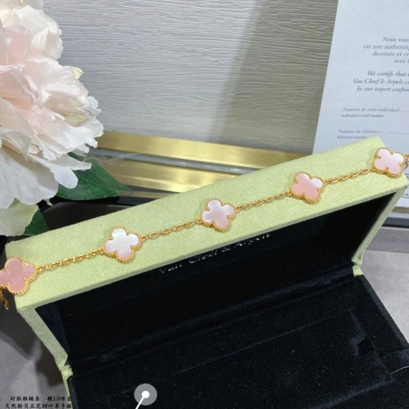 Cozy Vca Bracelets 254808