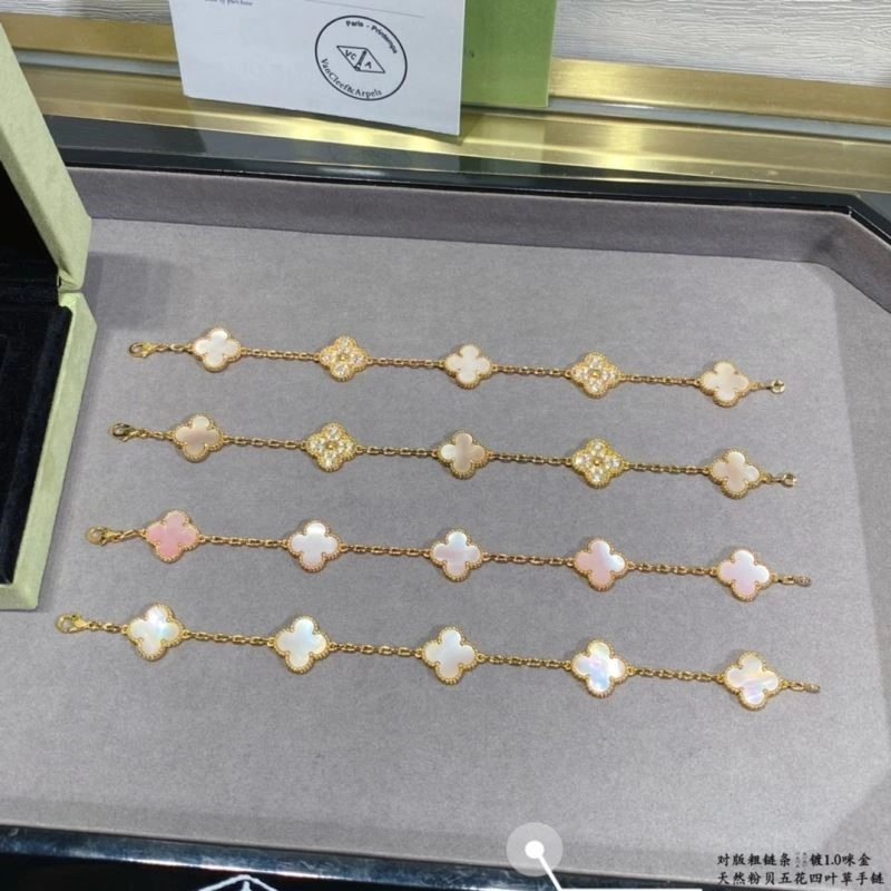 Cozy Vca Bracelets 254808