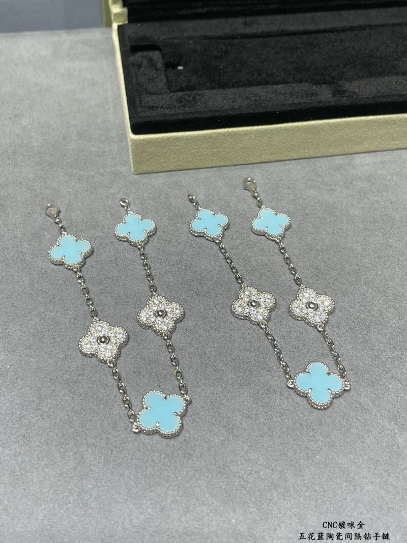 Tailored Vca Bracelets 254807
