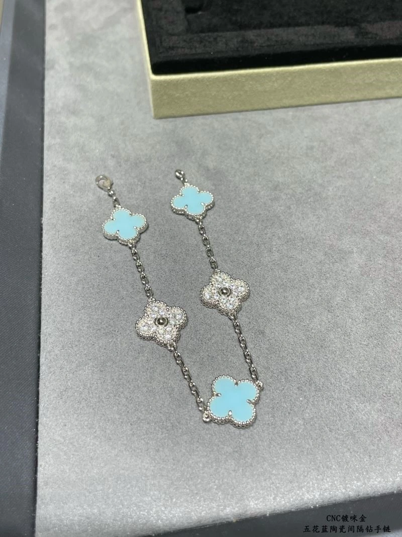 Tailored Vca Bracelets 254807
