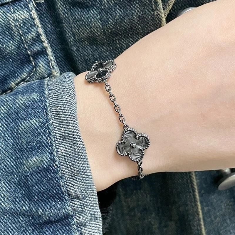 Vca Bracelets Stretchable 254805