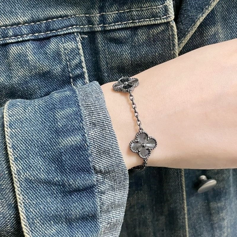 Vca Bracelets Stretchable 254805