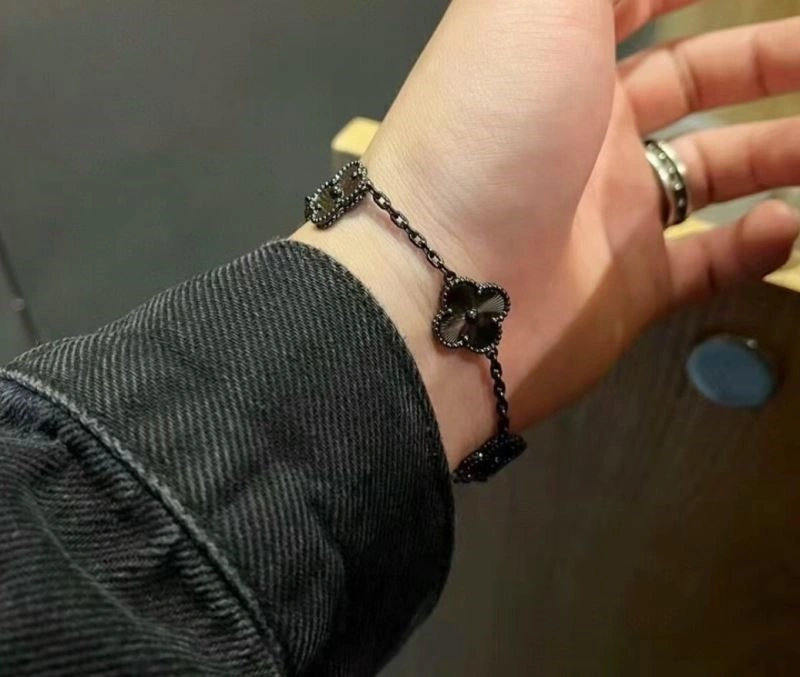 Vca Bracelets Stretchable 254805