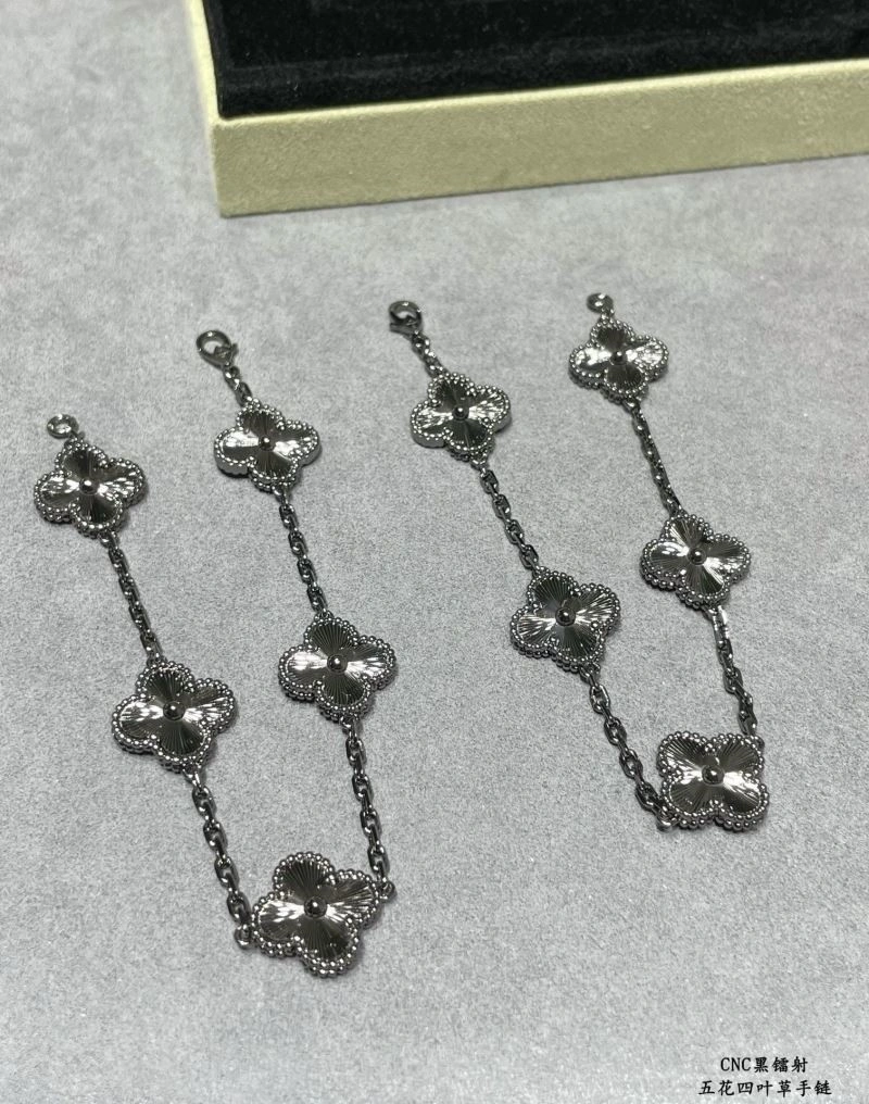 Vca Bracelets Stretchable 254805
