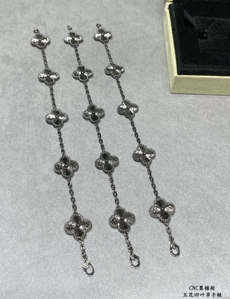 Vca Bracelets Stretchable 254805