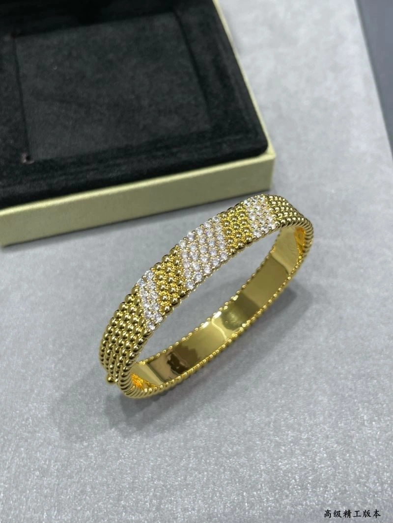 Vca Bracelets NewStyle 254801