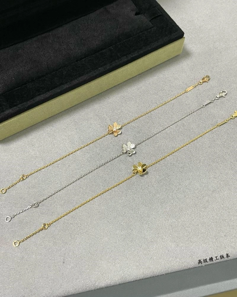 Premium Vca Bracelets 254791