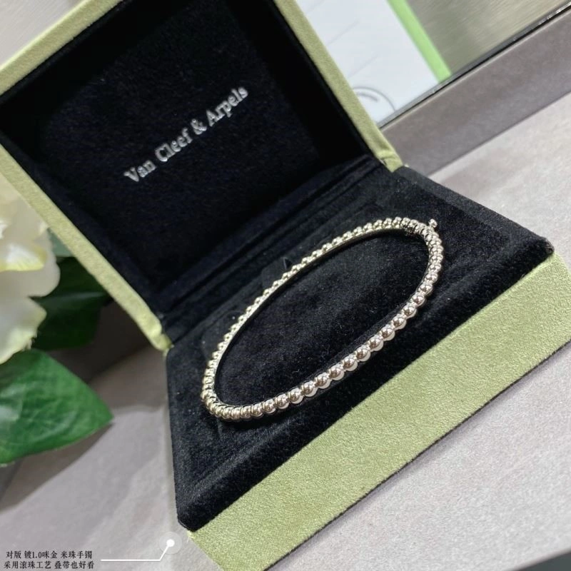 Vca Bracelets BestValue 254783