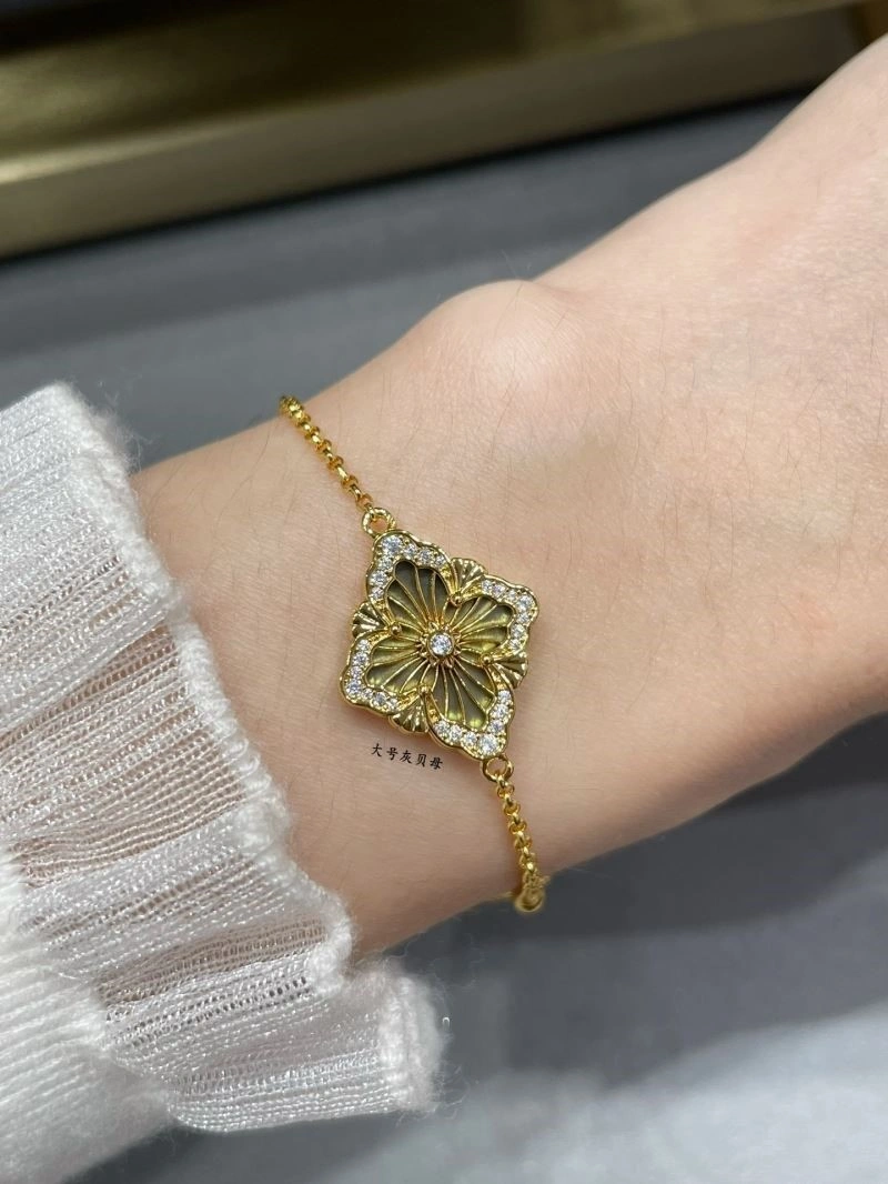 WellDesigned Vca Bracelets 254596