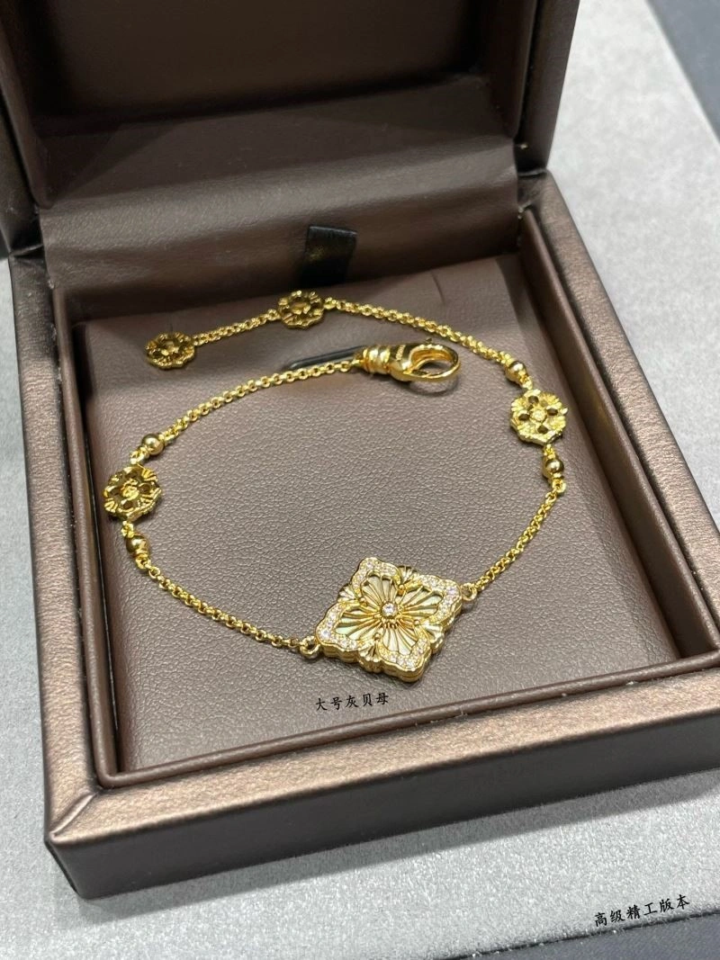 WellDesigned Vca Bracelets 254596