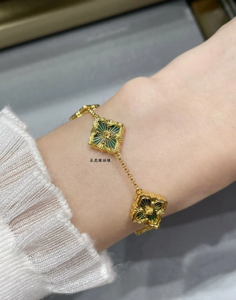 Seasonal Vca Bracelets 254577